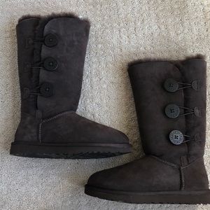 NWT UGG Bailey button Chocolate 100% Authentic